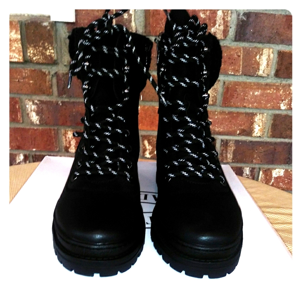 Women's shoes